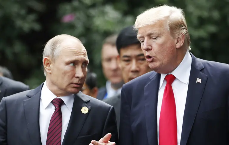 Саміт Трампа та Путіна на Алясці став стратегічною катастрофою для України— Bloomberg 