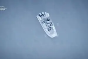 Розвідники влучили ракетою в російський катер у районі Залізного Порту