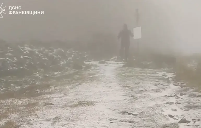 На День Независимости в Карпатах выпал снег 