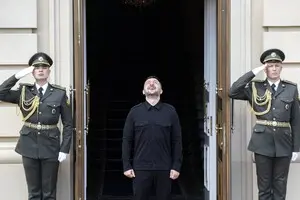 Зеленский: Украина не нуждается в гарантиях безопасности от России