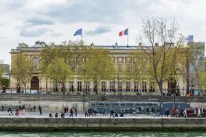 МИД Франции вызвал посла США. Кушнер обвинил власти, в недостаточной борьбе с антисемитизмом