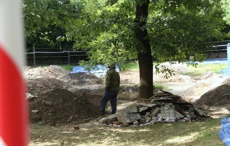 У Львові завершили ексгумаційні роботи на території колишнього цвинтаря: що знайшли