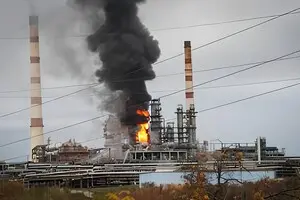 Российские НПЗ потеряли 17% мощностей после атак украинских дронов – Reuters