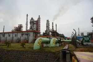 Индийские НПЗ сократят закупку российской нефти - Bloomberg