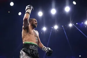 Ломаченко анонсировал первое официальное появление после завершения карьеры