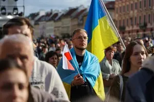 Посольство Украины в Польше призывает украинцев не спешить с изменением правового статуса
