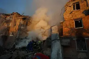 У Києві вже двоє загиблих дітей, а під завалами можуть залишатися люди: фото та відео наслідків обстрілу