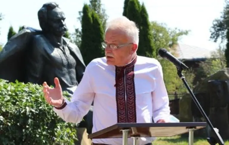 Петр Галущак.