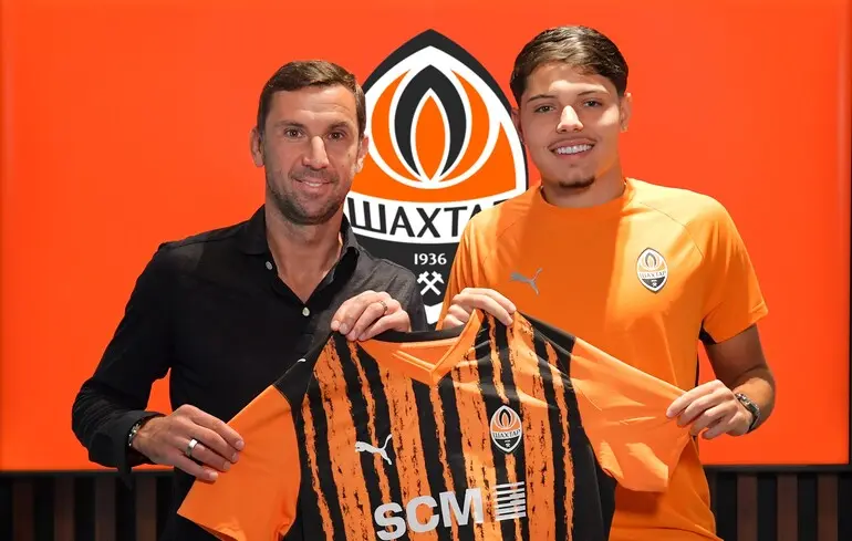 Лука Мейреллиш (справа)