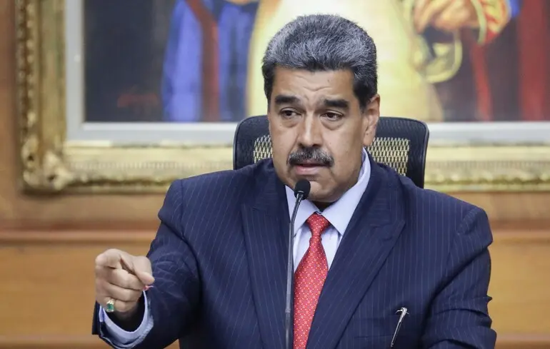 Мадуро пригрозив Трампу відповіддю на військову присутність США в Карибському басейні