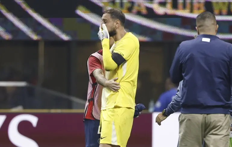 Звездный голкипер Доннарумма перешел в 