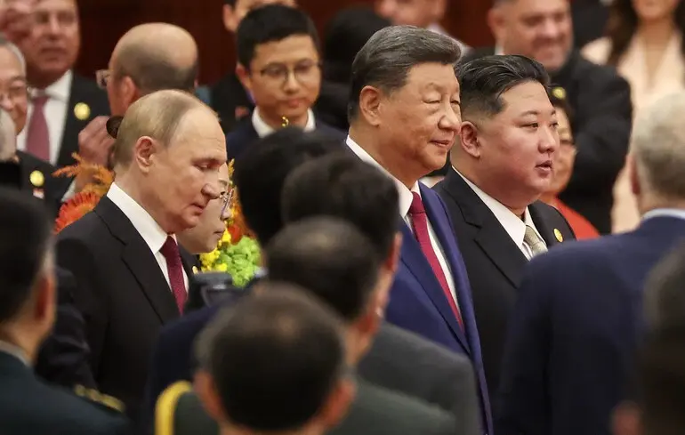 Си и Путин перед парадом в Пекине обсуждали перспективу бессмертия – Bloomberg