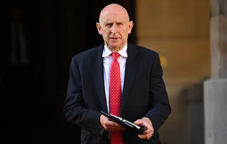 До Києва прибув міністр оборони Британії Джон Гілі