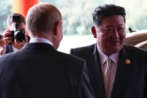 Reuters: Спецслужбы КНДР тщательно убрали комнату переговоров Путина и Кима, чтобы скрыть любые подсказки о состоянии его здоровья