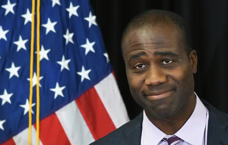 «Кожне просочене презирством і рабством»: головний хірург Флориди хоче скасувати обов’язкові щеплення для дітей