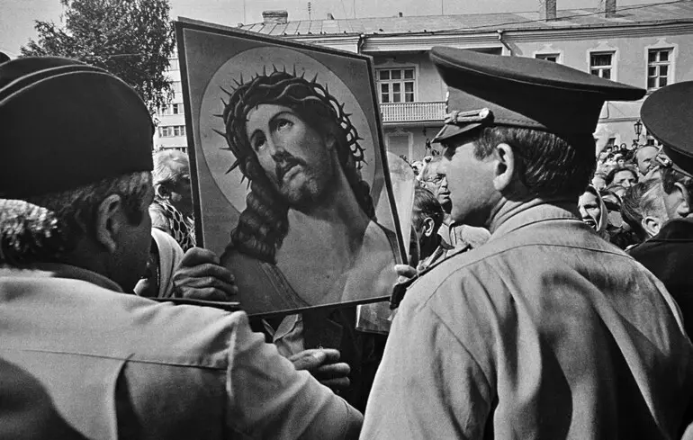 В Киеве открыли фотовыставку Александра Гляделова «И увидел я»