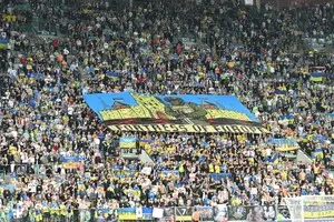 На матчі Україна - Франція у Польщі вболівальники розгорнули символічний для Європи банер