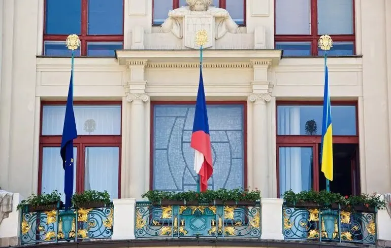 Чешский популист при условии победы на выборах хочет пересмотреть разрешения на проживание всех украинцев