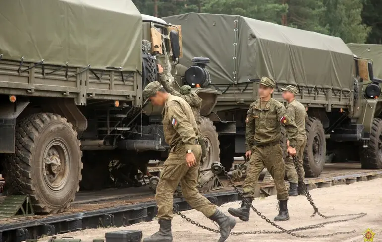 Западные наблюдатели будут использовать учения 