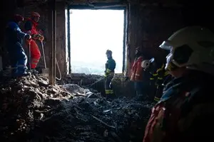 Свириденко показала дипломатам пострадавшее от удара дрона здание Кабмина