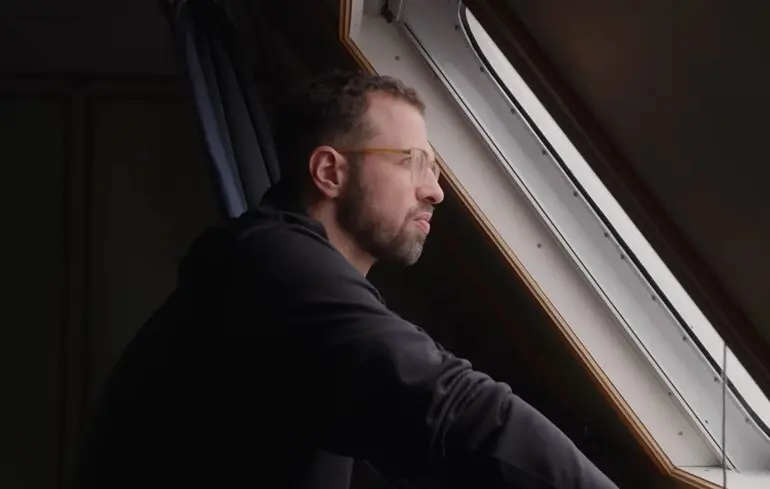 Режиссер Антон Птушкин во время съемок документального фильма "Антарктида".