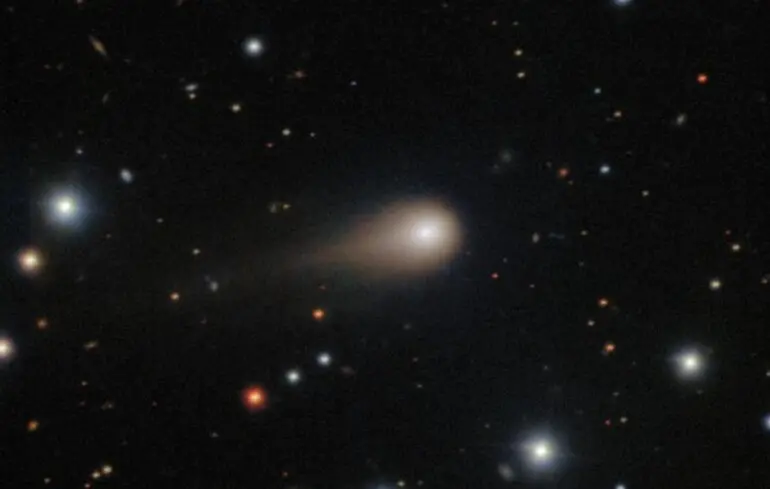 Міжзоряний об'єкт відрощує хвіст: учені показали фото