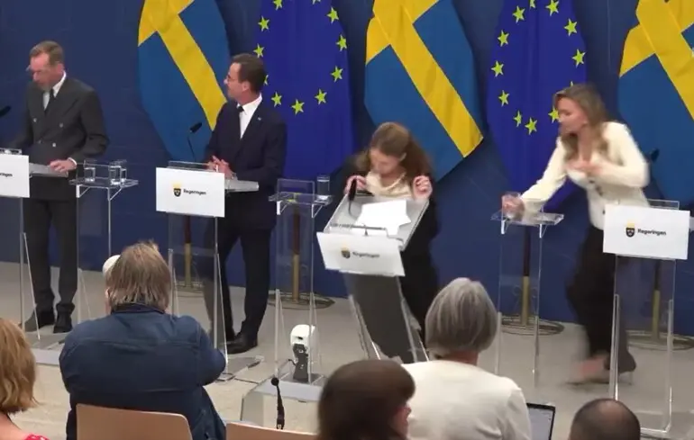 У Швеції міністерка охорони здоровʼя знепритомніла під час своєї першої пресконференції