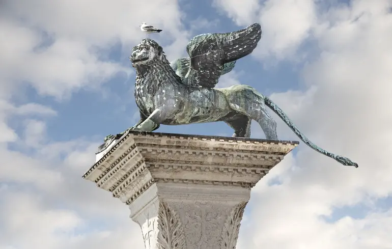 Знаменитий крилатий лев із Венеції може виявитися китайським: що з'ясували вчені