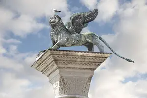 Знаменитий крилатий лев із Венеції може виявитися китайським: що з'ясували вчені