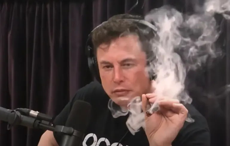 Ілон Маск втратив титул найбагатшої людини світу — і знову його повернув