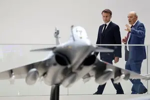 Макрон усилит польское небо истребителями Rafale