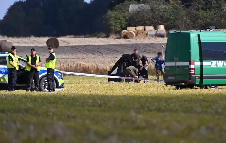 Польские войска территориальной обороны на месте падения российского беспилотника в селе Вогин в восточной Польше / 10 сентября 2025 года
