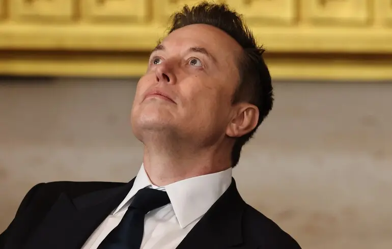 xAI Ілона Маска звільняє понад пів тисячі працівників, які навчали чат-бота Grok