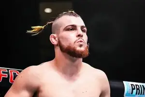 Український боєць Донченко з нокаутом у фіналі виграв турнір UFC