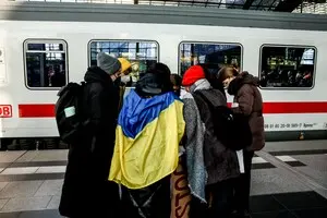 Українським біженцям у Польщі скоротили виплати: Сейм ухвалив відповідний закон