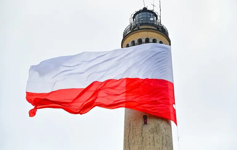 Польська економіка розвивається рекордними темпами, попри погрози РФ — Bloomberg