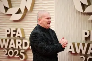 У віці 46 років помер відомий ексчемпіон світу з боксу Гаттон