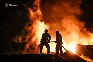 Росіяни масовано атакували дронами Ніжин: четверо рятувальників постраждали