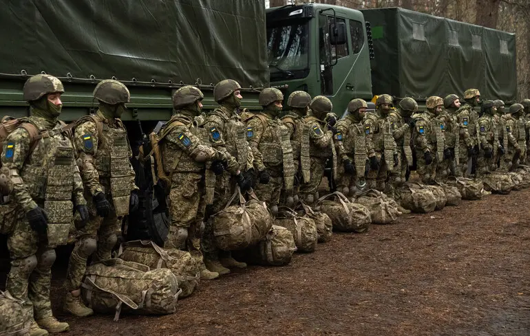 Контракт 18-24: какие выплаты предусмотрены для военных