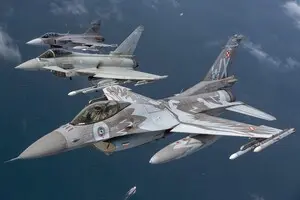 После вторжения дронов РФ Британия отправляет в Польшу свои боевые самолеты Typhoon