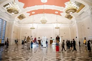 «ВІЧНІ.UA»: на вокзале Киева представили арт-проект, который соединил искусство и мифологию