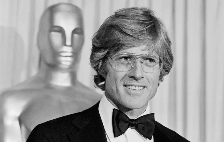 Роберт Редфорд отримав "Оскар" за найкращий режисерський внесок у фільм "Звичайні люди".