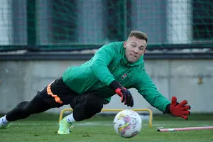 Бывшего вратаря 