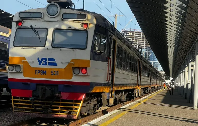 Внутренние и международные рейсы задерживаются: 