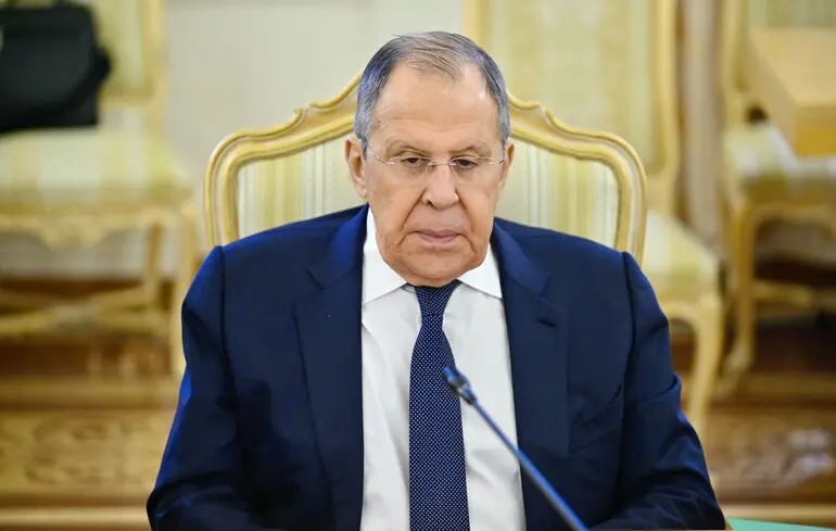 Лавров угрожает европейским военным, которых могут отправить в Украину