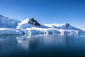 Китай випробовує експрес-маршрут до Європи через Арктику — Politico