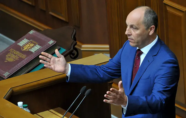 Рада призвала Зеленского присвоить звание Героя Андрею Парубию