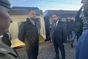 Делегация Минобороны Польши во главе с министром прибыла в Киев