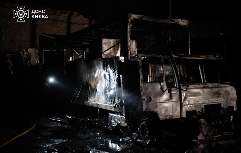 В Киеве обломки дрона повредили транспортную инфраструктуру - КГВА