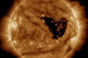 Солнце показало Земле 